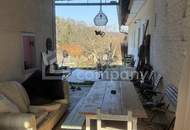 Historischer Dreiseithof mit schönen Gewölbedecken sucht neue Eigentümer