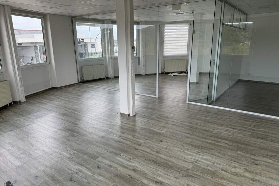 Modernes Büro zu mieten: 1.131,60€ in Amstetten NÖ!, Gewerbeobjekt-miete, 943,00,€, 3300 Amstetten