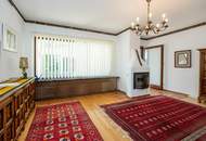 Zwei Einfamilienhäuser auf großzügigem Grundstück in sonniger Lage