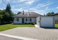Neuwertiger Bungalow mit großem Grundstück