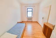 Großzügige 4-Zimmer-Wohnung im Zweiparteienhaus mit Garten und Carport