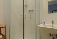 VOLLSTÄNDIG SANIERTE LIEGENSCHAFT mit Ausbaupotenzial