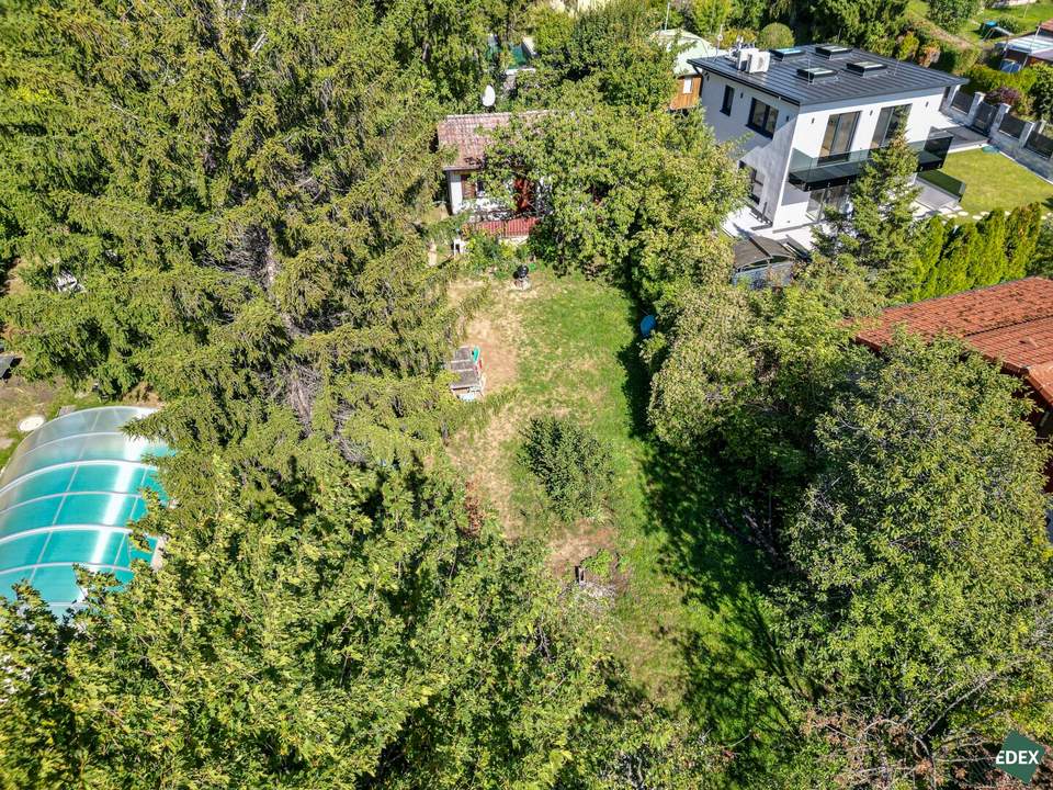 Grünes Paradies am Schafberg in Ruhelage – Sonniges rund 585 m² großes Grundstück mit herrlichem Ausblick