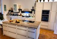 Französisches Jagd-Chalet – nur 30 Minuten von Wien: 2.480 m² Grundstück in unverbaubarer Ruhelage