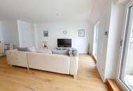 Stilvolle DG-Wohnung mit Balkon - A\\
