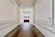 Kleine Altbauwohnung, frisch ausgemalt, neuwertige Küche, ruhig im Hinterhof gelegen, mit guter Raumaufteilung.