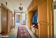 Bungalow mit zwei Wohneinheiten auf rund 1.800 m² großem Grundstück in Seewalchen am Attersee