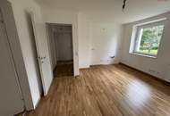 Modernisiert - hochwertig - durchdacht: diese 2,5-Zimmer Wohnung in hervorragender Lage überzeugt mit stilvoller Sanierung, ebenerdiger Dusche, hochwertigen Böden und viel Stauraum im großzügigen Kellerabteil - perfekt für Paare oder kleine Familien!
