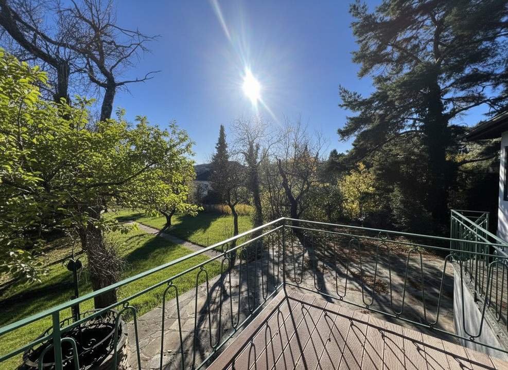 BURG LICHTENSTEIN BLICK! Haus in Traumlage mit wunderschönem Garten!