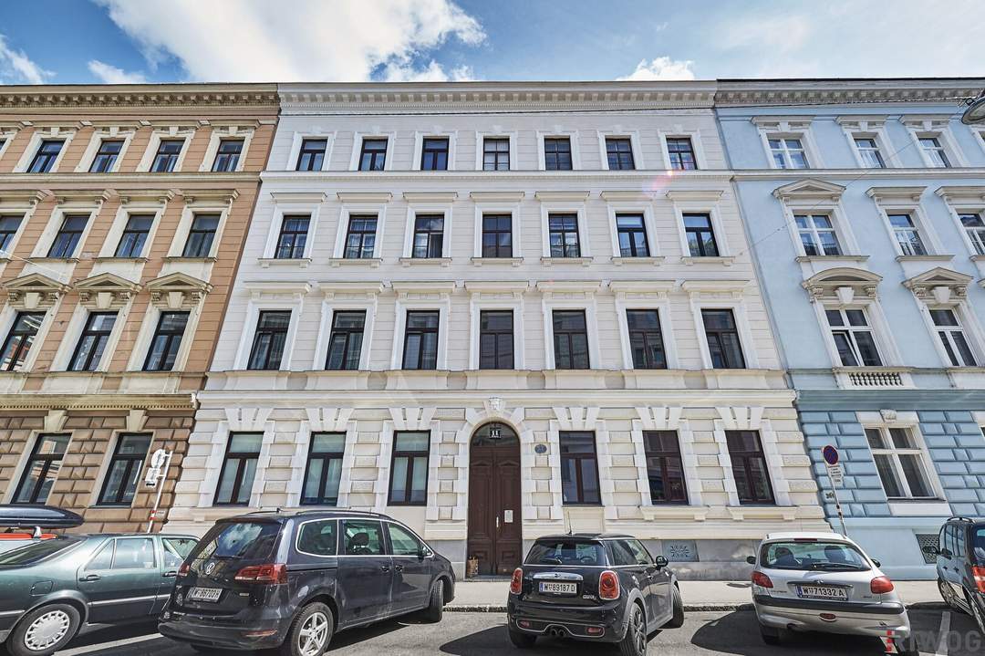 Gewerblich gewidmetes Apartment mit baubewilligter Planung | Komplett hofseitig | Bestlage in Gehweite zum 1. Bezirk | Repräsentatives Jahrhundertwendehaus