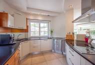 ***NEU*** exklusives Haus mit 2 Eingängen, 2 Wohnküchen, Wellnessbereich, beheizten Pool und viel mehr