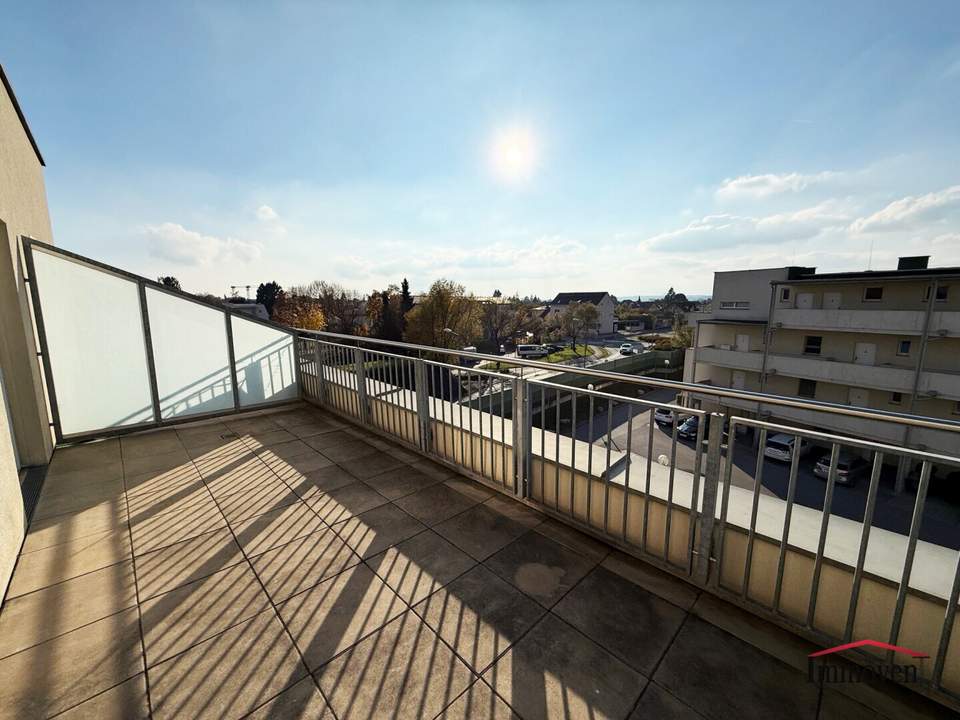 Sehr schöne und helle 2-Zimmerwohnung mit großer Terrasse!