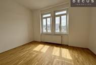 | CHARMANTE 2-ZIMMER WOHNUNG MIT GROSSZÜGIGER SW-TERRASSE | IN WUNDERSCHÖNER ALTBAU-VILLA | HELL &amp; GEMÜTLICH | IDEAL FÜR STUDENTEN, SINGELS ODER PÄRCHEN | NÄHE MED-UNI | TOP LAGE