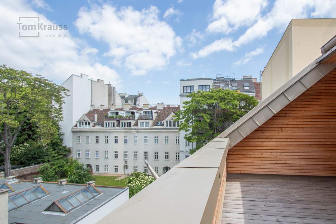 STADTHAUS MILLER - GROSSZÜGIGE DACHTERRASSENWOHNUNG IN BESTLAGE