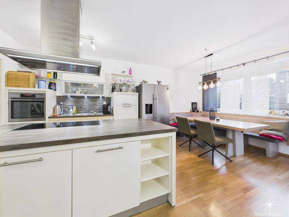 Zentrales Wohlfühlzuhause in Spittal: Moderne 4 - Zimmer Wohnung mit Balkon & 2 Tiefgaragenplätzen.