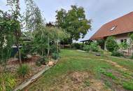 Einfamilienhaus mit Vollkeller samt angebauter Garage und überdachter Terrasse in ruhiger und sonniger Sackgassenlage !