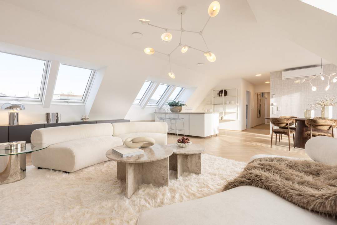 TRAUMHAFTES LICHTDURCHFLUTETES PENTHOUSE MIT HERRLICHER DACHTERRASSE