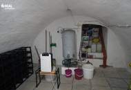 Gepflegtes Landhaus mit Carport, Nebengebäude, Garten und uneinsehbarem Innenhof