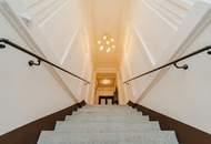 Historischer Flair in exklusiver Lage: 2-Zimmer-Altbau mit Potenzial