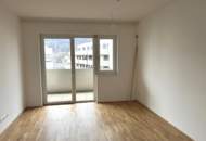 Moderne Klein-Wohnung mit herrlichem Balkon und Tiefgargenparkplatz