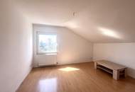 Dachgeschoßwohnung mit 200 m2 Garten