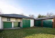 Kleines Haus mit Nebengebäude