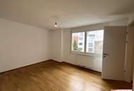 Wunderschöne, helle 4-Zimmer Wohnung mit zwei Balkonen und Klimageräten in allen Wohnräumen