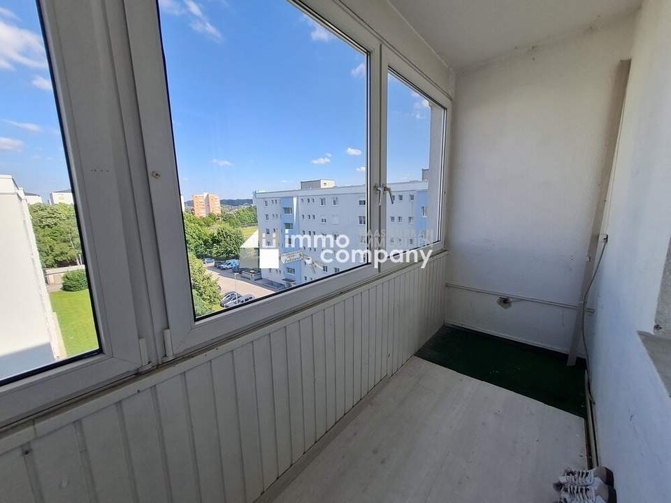 Wels : Preisgünstige 92m² Familienwohnung mit Loggia und Kfz Abstellplatz !