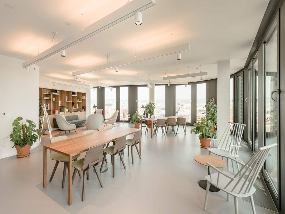 Finde komplett flexible Arbeitsplätze und Besprechungsorte in Spaces Icon Central Station