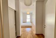 2 Zimmer-Wohnung in generalsaniertem Neubau mit ca. 6m2 Balkon.