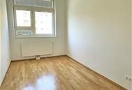 BERNHARDTSTALGASSE, unbefristete 96 m2 Altbau, Wohnküche, 3 Zimmer, Komplettküche, Wannenbad, gefördert, WG-geeignet