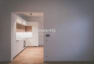 Zeitlose Eleganz im Stilaltbau - Luxuriös sanierte Traumwohnung