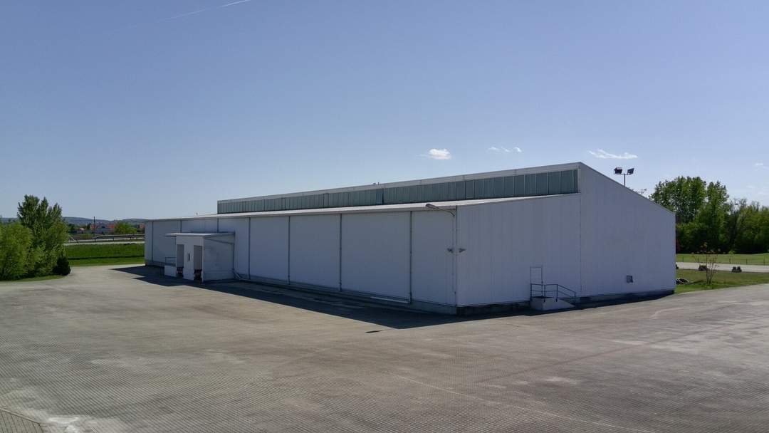 Thermohalle mit Freifläche in toller Lage!