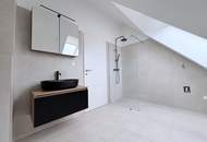 WUNDERSCHÖNE DG-WOHNUNG MIT TRAUMBAD, TERRASSE UND KLIMAANLAGE