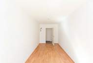 Großzügige Familienwohnung oder 3er WG Wohnung mit Balkon