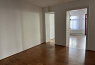 1060! BÜRO mit kleiner Cafeterrasse direkt auf die Mahü!