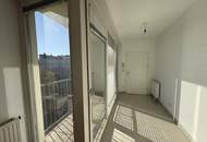 Lichtdurchflutete 2-Zimmer-Wohnung - Loggia in den Innenhof - direkt beim Enkplatz!