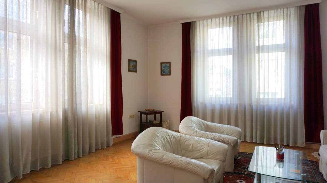 Altbau Eigentumswohnung in Felsgasse, 5 Min zu U3 Enkplatz!