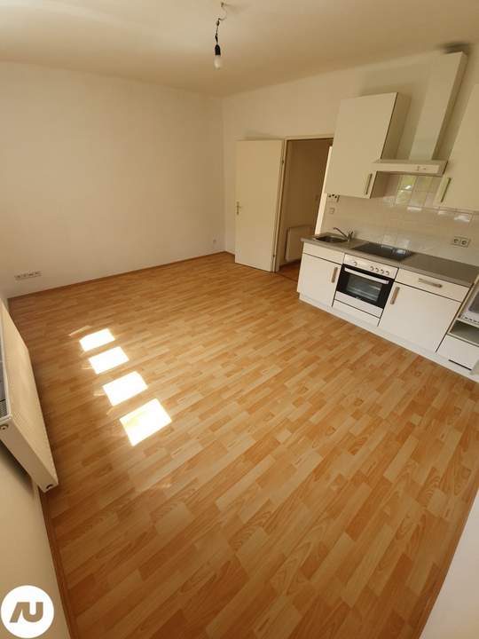 SANIERTE 3-ZIMMERWOHNUNG - RUHIG - HELL!