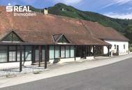 Jahrhundertealte Hofanlage mit Gasthaus und vier Wohnungen in Schrambach