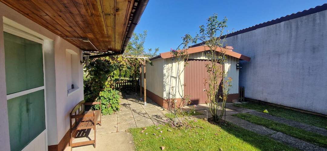 Charmantes, bezugsfertiges Haus mit Garten, Sommerküche und Gästezimmer