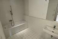 **ZENTRALE DACHGESCHOSSWOHNUNG INKL. TERRASSE**INNENHOFLAGE**2 ZIMMER**EINBAUKÜCHE**Ecke Naschmarkt