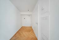 STOCK IM WEG - Dacherstbezug mit Balkon, Fitness & Garage