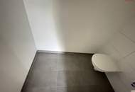 Neu sanierte 2-Zimmerwhg. im Grünen – mit Balkon & Garage!