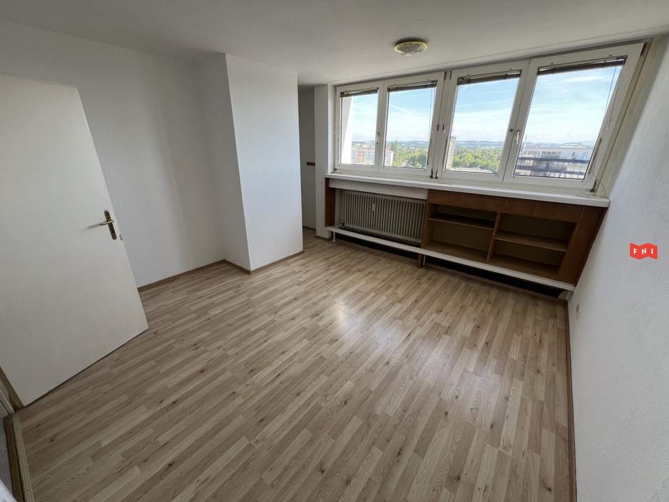 Helle Garconniere im 9.Stock mit herrlichem Ausblick