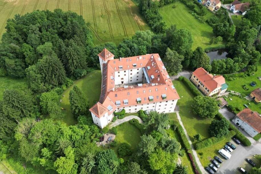 Märchenhaft wohnen im Schloss Herberstorf: 3-Zimmer-Wohnung mit neu ausgestatteter, separater Küche, Wohnung-miete, 1.089,58,€, 8412 Leibnitz
