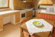 Traumhafter Bungalow mit Indoor-Pool, Weinkeller &amp; großem Garten auf Eigengrund