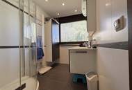 Wohnen im privaten Naturparadies: Modernisierter Bungalow im Schlosspark Seebenstein