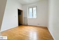 Helle Dachgeschoßwohnung mit Stadtblick