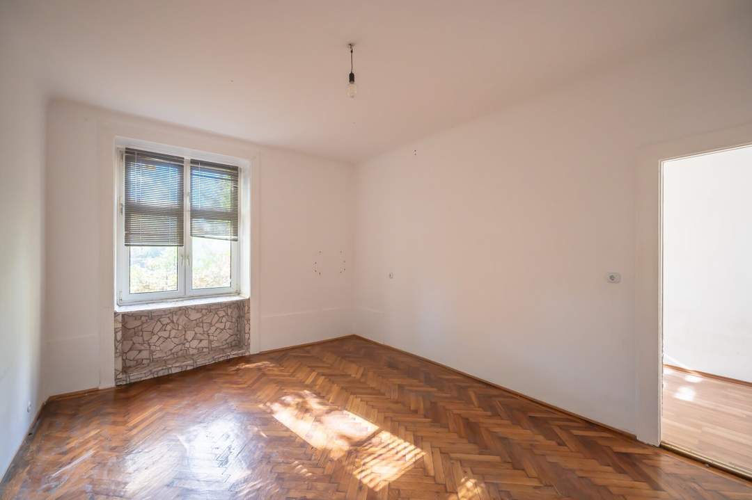 ++Fasangarten++ Entwicklungspotenzial: Altbautraum zum Selbstgestalten – 2-Zimmer-Wohnung (sanierungsbedürftig)